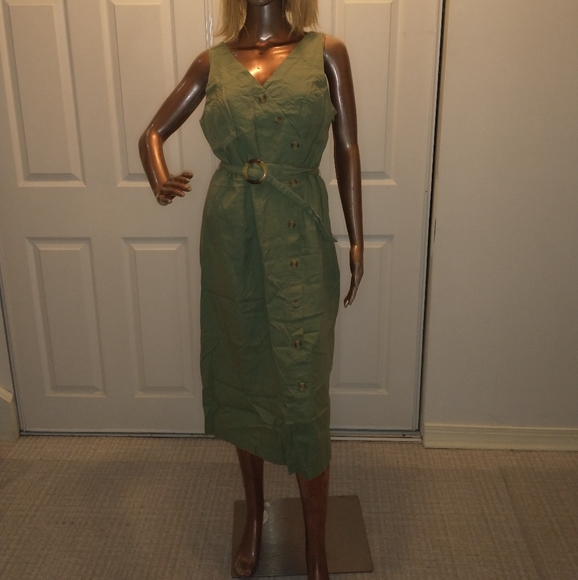 Olive green sleeveless time and tru maxi dress with belt - Picture 2 of 7